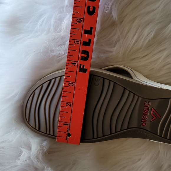 Vionic flip flops sandals size 8.5 or 9 - Picture 12 of 14